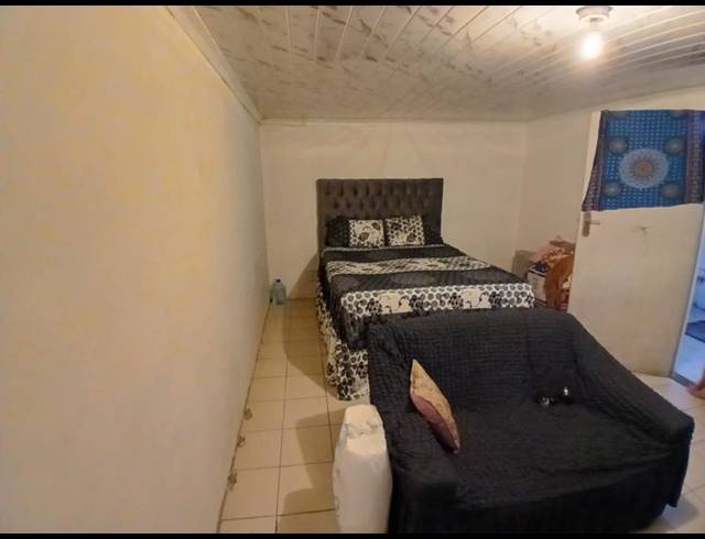 4 BEDROOM HOUSE FOR SALE IN LENTEGEUR